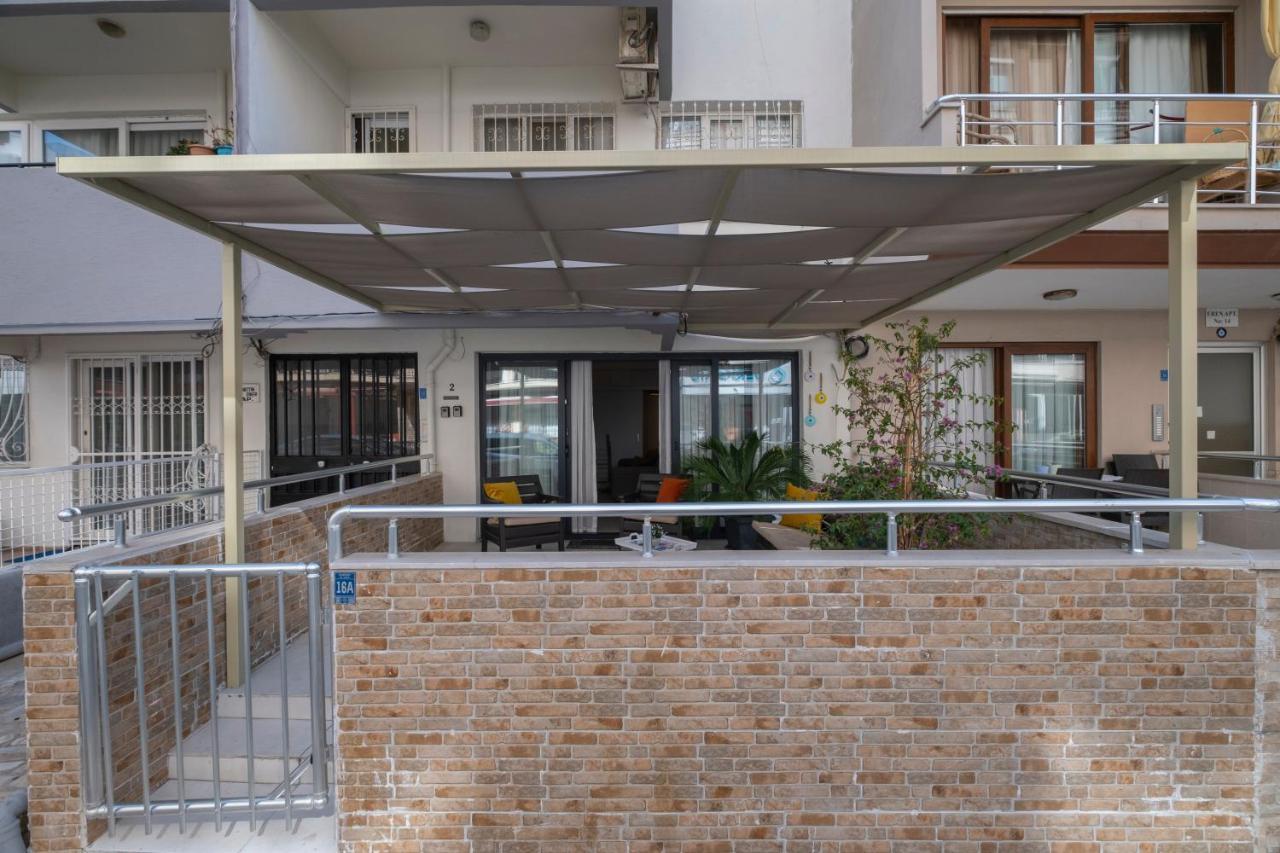 Ezgi'S Apartment With Terrace In Marmaris Exterior photo